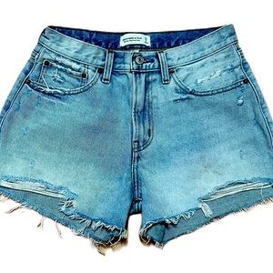 Abercrombie & Fitch Mid Rise Boyfriend Short Distressed Denim Women's 27/4